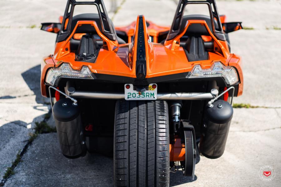  Polaris Slingshot on Vossen Wheels (CG-209T) 2017 года  (фото 12 из 14)